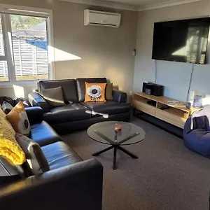 Outback On Broadway Holiday home