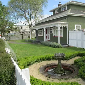 Bed & Breakfast Designer